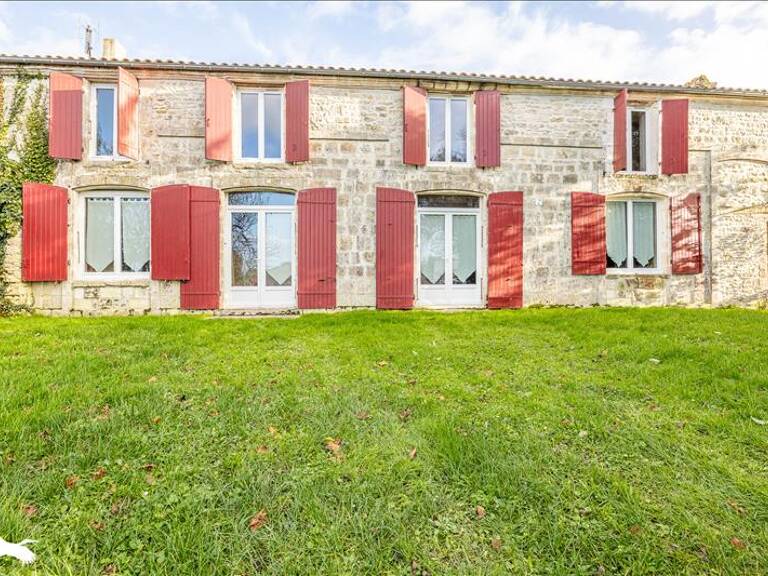 Maison en pierre de 7 pièces principales — photo 1