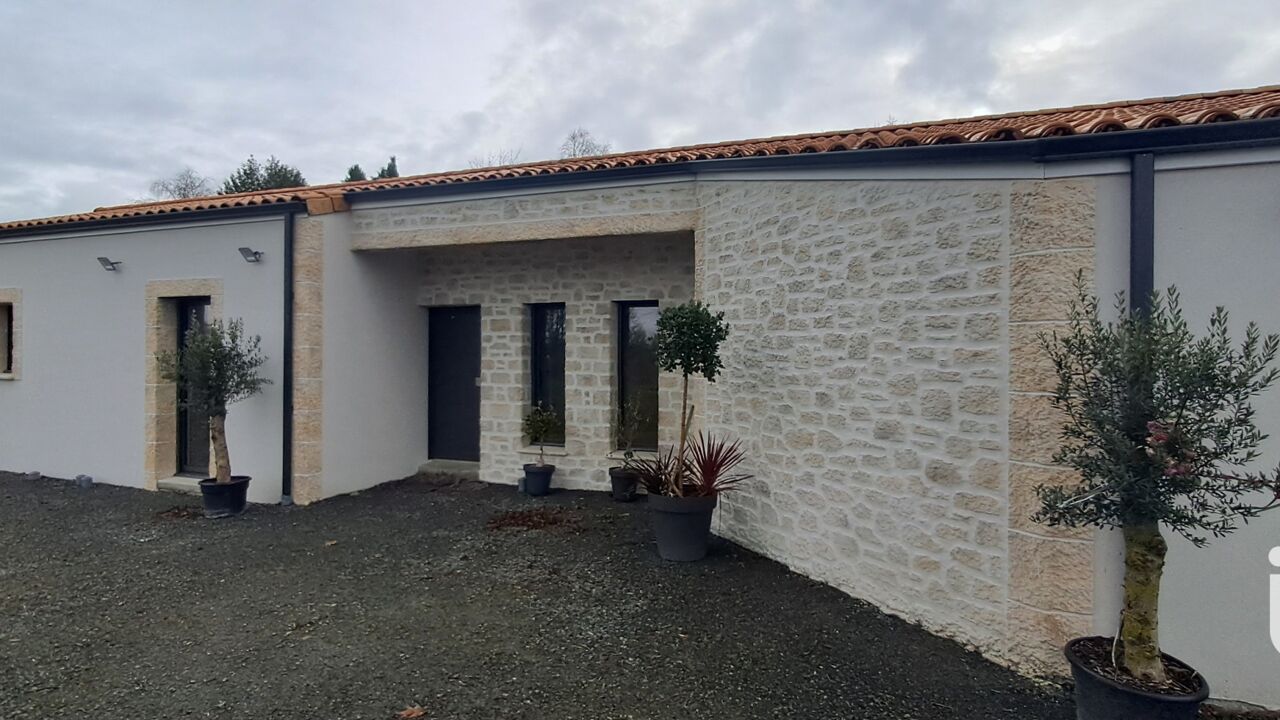 maison 8 pièces 165 m2 à vendre à Cerizay (79140)