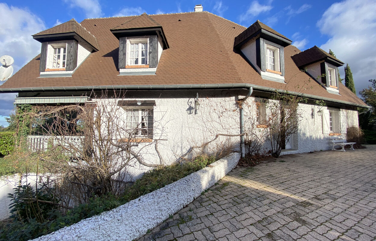 maison 7 pièces 241 m2 à vendre à Commelle-Vernay (42120)