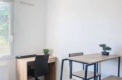 location appartement 428 € CC /mois à proximité de Saint-Maximin (30700)