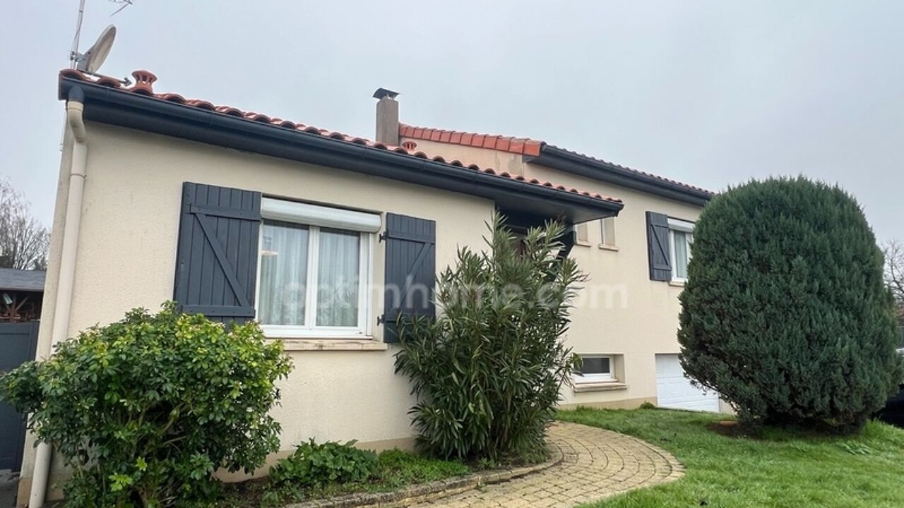 maison 6 pièces 102 m2 à vendre à Mortagne-sur-Sèvre (85290)