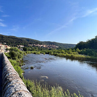 Local industriel  81000 €