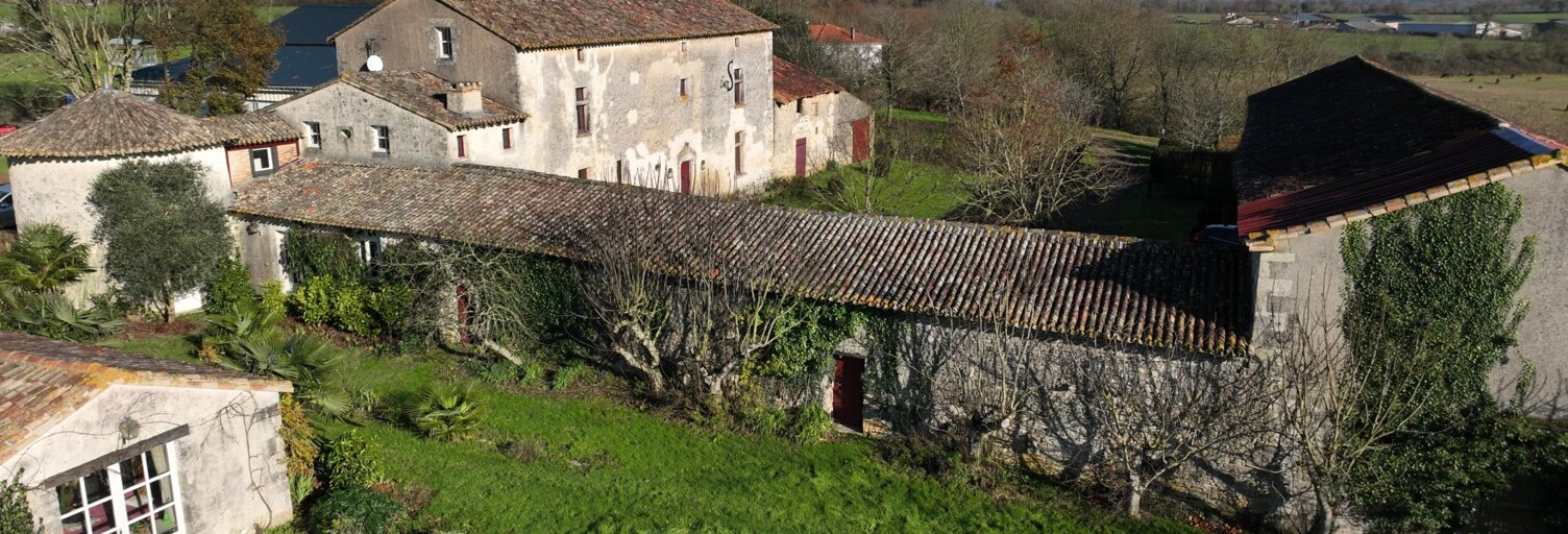 Maison 8 Pièces 432 m² à vendre à Champdeniers (79220)