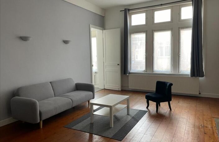 LILLE - Wazemmes - Charmant Type 2 bis d'environ 69m² — photo 2