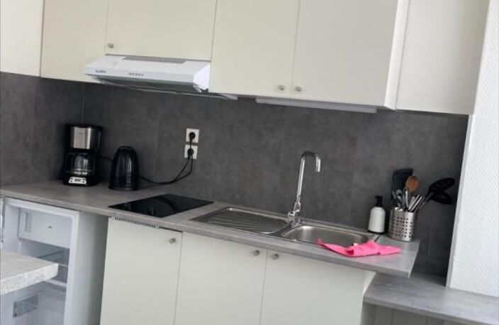LILLE - Wazemmes - Charmant Type 2 bis d'environ 69m² — photo 4
