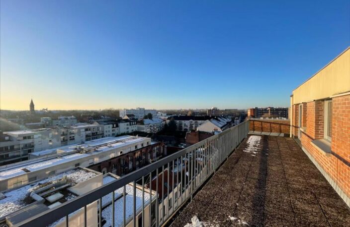 LILLE - Wazemmes/ Cormontaigne - Type 2 'Rooftop' avec magnifiqu — photo 4