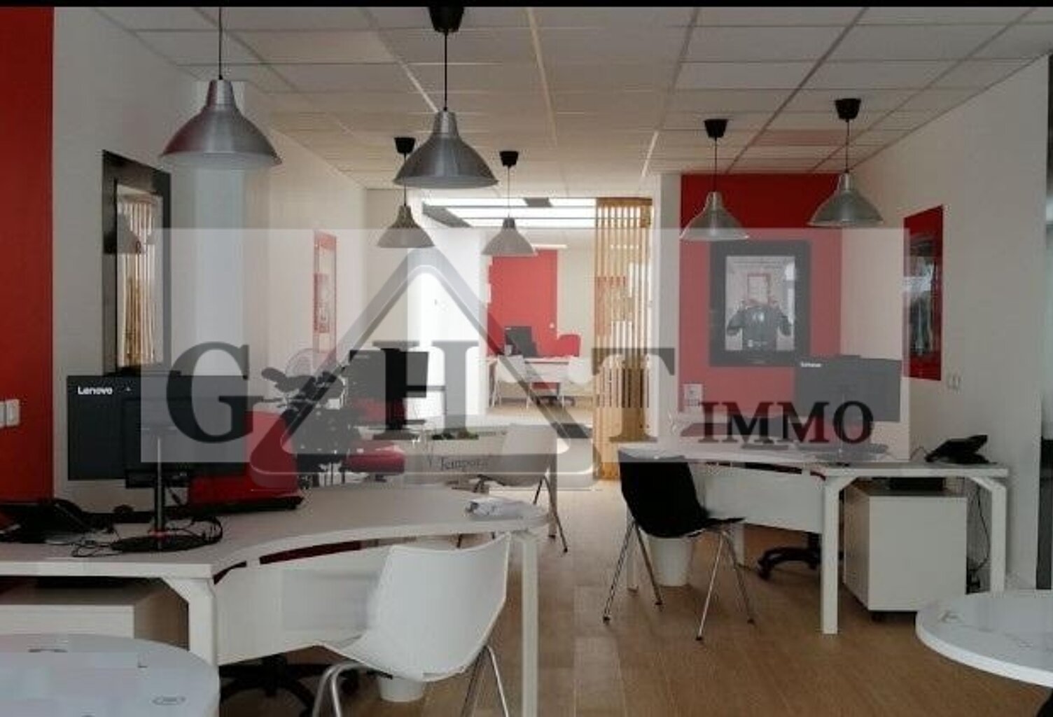 LOCAL COMMERCIAL A LOUER 90 M² — photo 1