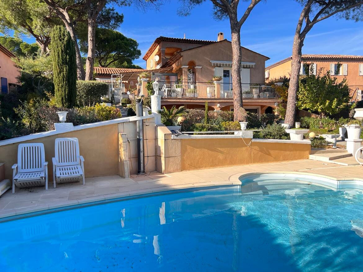 Villa / Maison  T7 à vendre Fréjus 83600