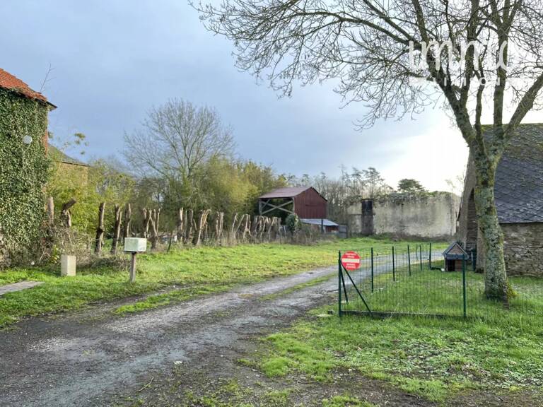Terrain de 380 m² avec bâtisse à rénover de 120 m² — photo 1
