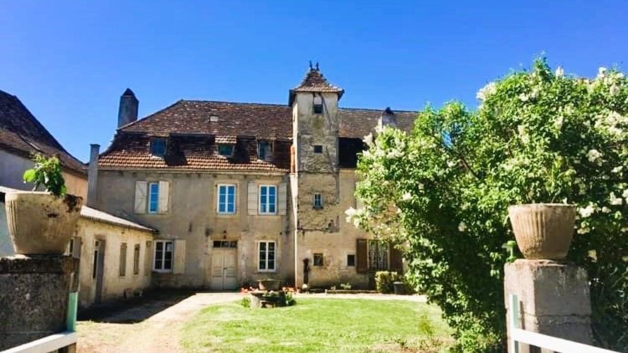 maison 8 pièces 284 m2 à vendre à Bretenoux (46130)