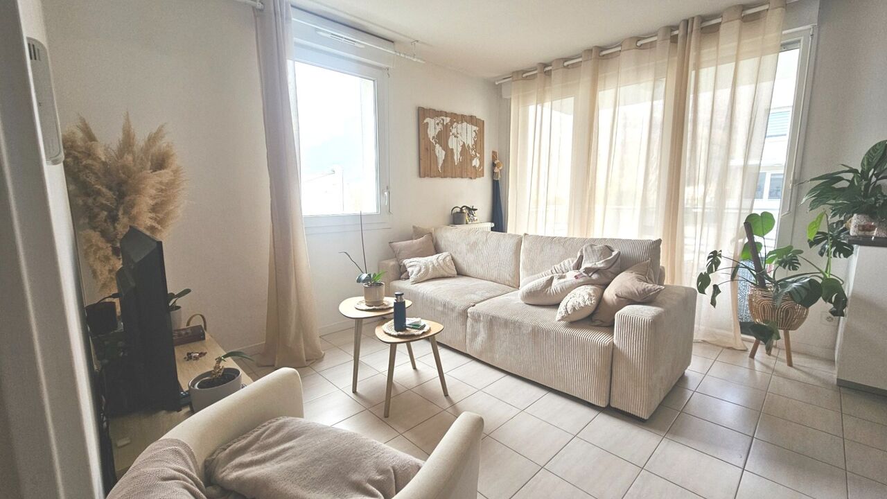 appartement 2 pièces 44 m2 à Saint-Égrève (38120)