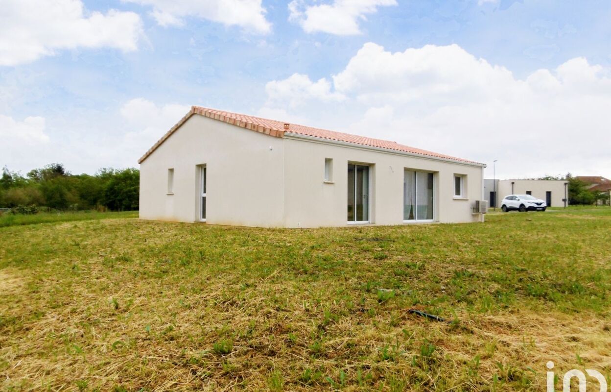 maison 6 pièces 114 m2 à vendre à Chapelle-Viviers (86300)