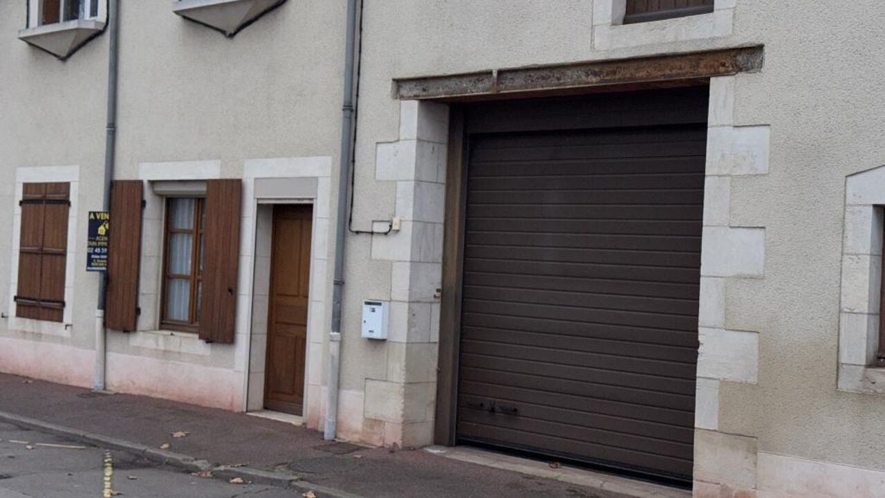 maison 5 pièces 147 m2 à vendre à Saint-Amand-Montrond (18200)