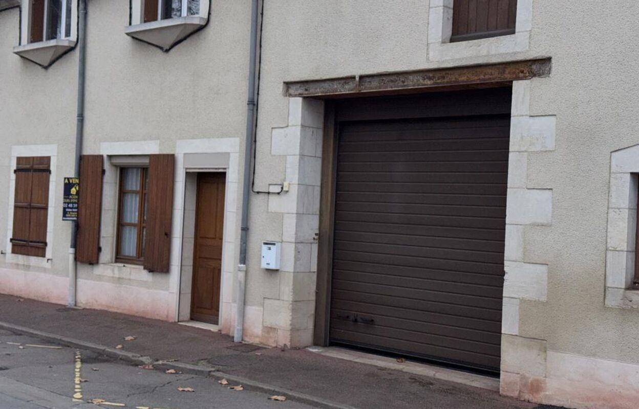 maison 5 pièces 147 m2 à vendre à Saint-Amand-Montrond (18200)