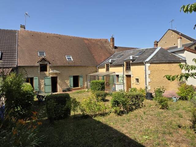 Maison en pierre de 5 pièces principales — photo du bien