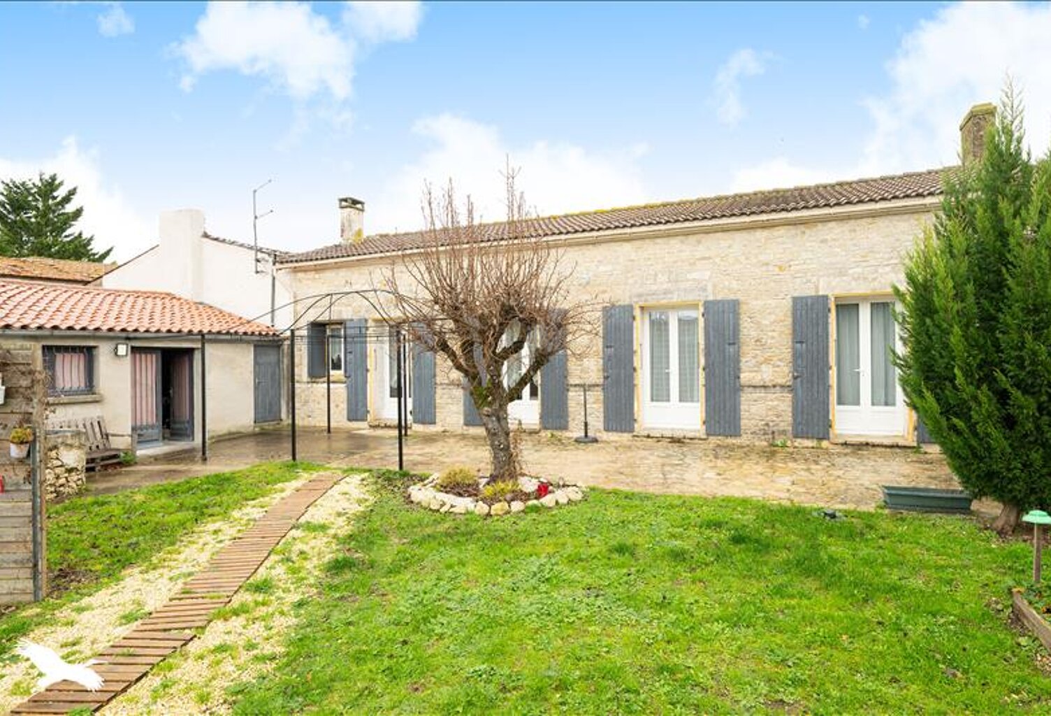 Vente maison 3 pièces 76 m² Saint-Pierre-d'Oléron (17310) — photo 1