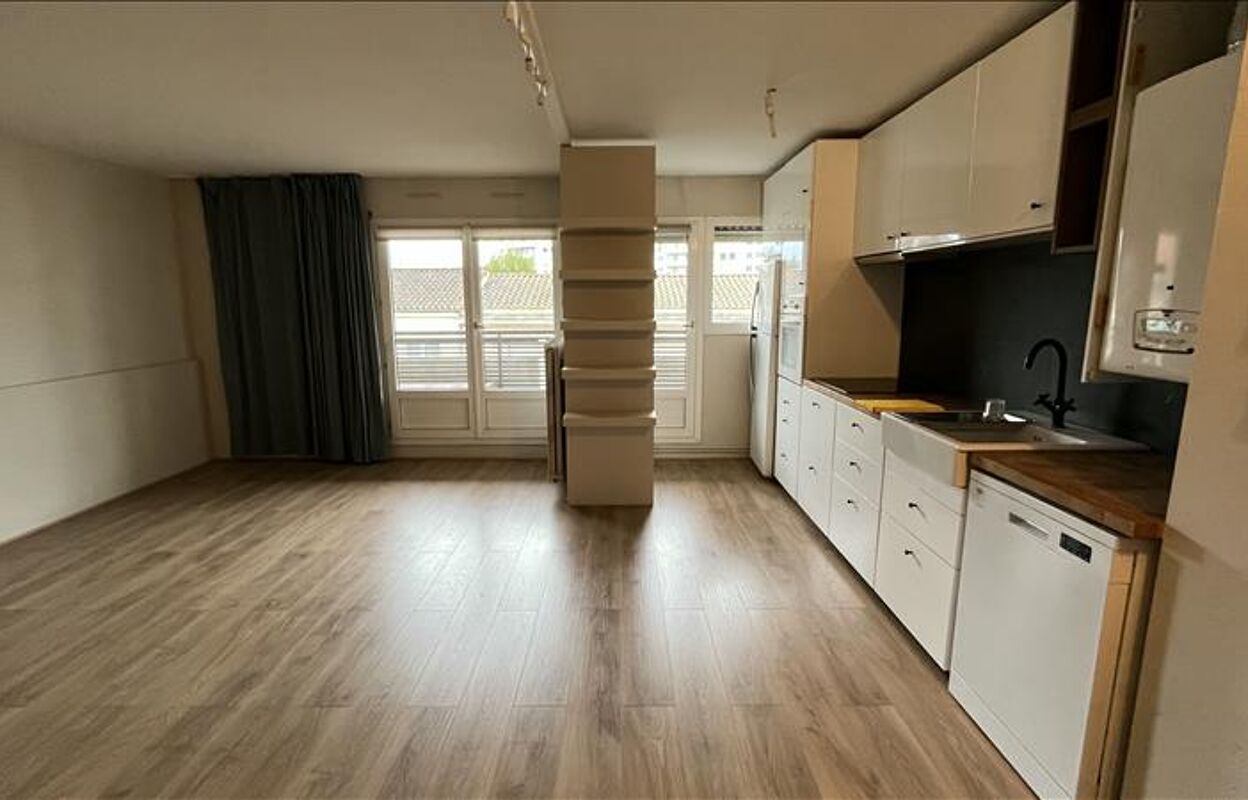 appartement 3 pièces 65 m2 à vendre à Bordeaux (33300)