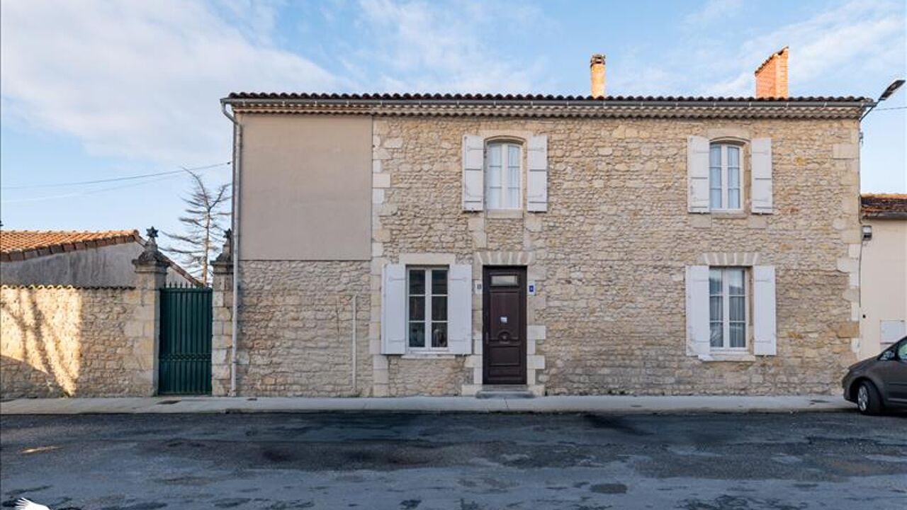 maison 6 pièces 252 m2 à vendre à Lesparre-Médoc (33340)