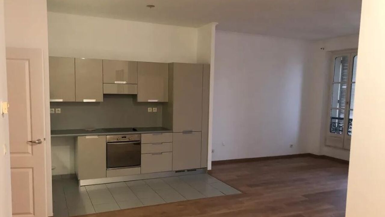 appartement 3 pièces 77 m2 à louer à Marseille 2 (13002)