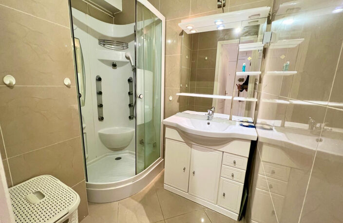 CANNES QUARTIER DES ANGLAIS  T2 OUEST 60M2 PROCHE CENTRE PAR — photo 4