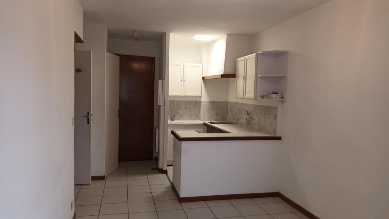 appartement 2 pièces 28 m2 à vendre à Hyères (83400)