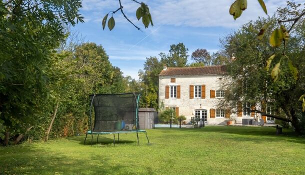 Villa / Maison 8 pièces  à vendre Gensac-la-Pallue 16130