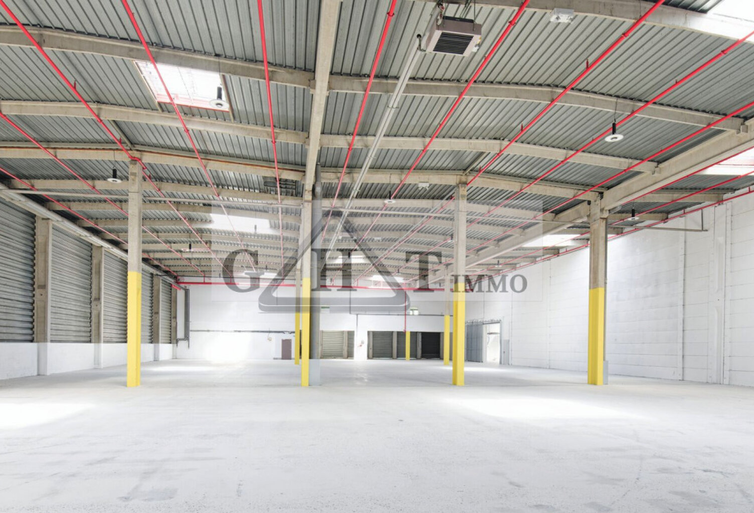 ENTREPOT LOGISTIQUE 2100M2 A LOUER ROSNY — photo 1