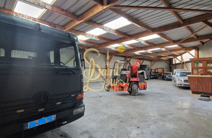 GARAGE DE 220 M2 ENV — photo 4