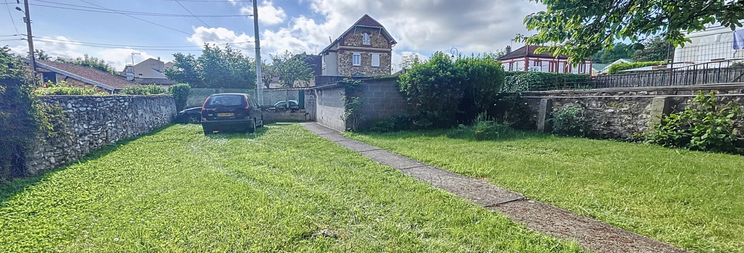 Terrain  683 m² à vendre à Écouen (95440)