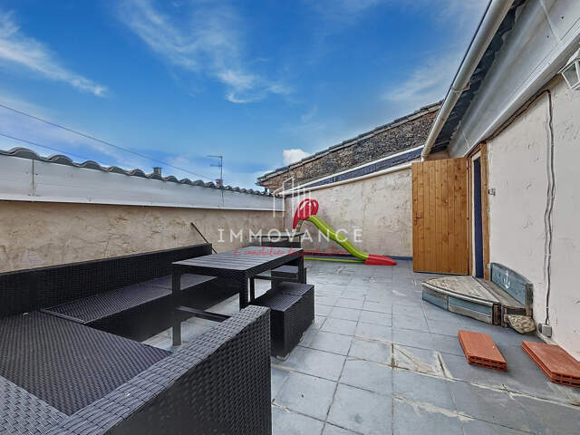 POUSSAN Maison de village sur 3 niveaux de 144m2 avec terras — photo du bien