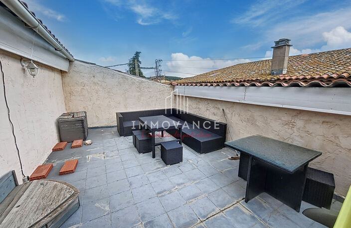 POUSSAN Maison de village sur 3 niveaux de 144m2 avec terras — photo 2