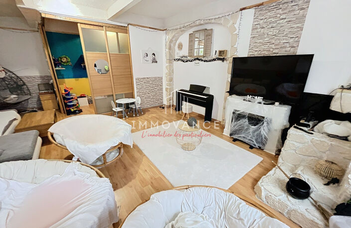 POUSSAN Maison de village sur 3 niveaux de 144m2 avec terras — photo 5