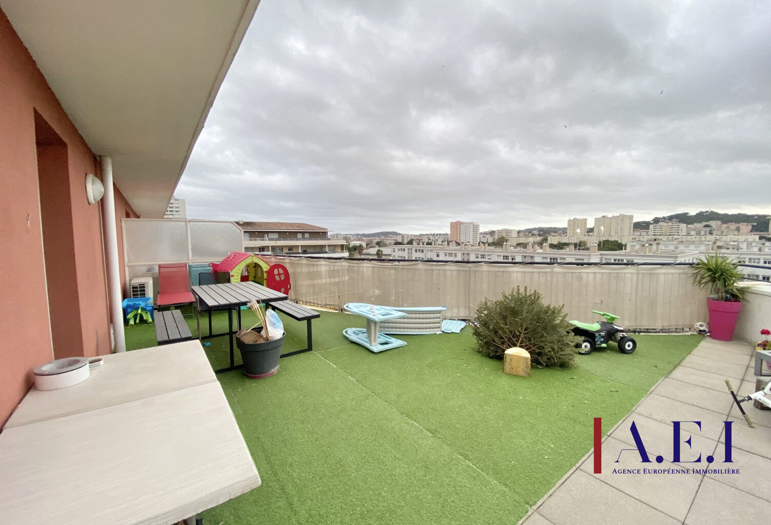 Appartement T3 avec grand toit terrasse, vue dégagée — photo 1
