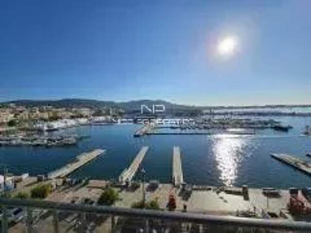 Cannes, face au Vieux Port,  4 pièces avec grande terrasse et pa — photo du bien