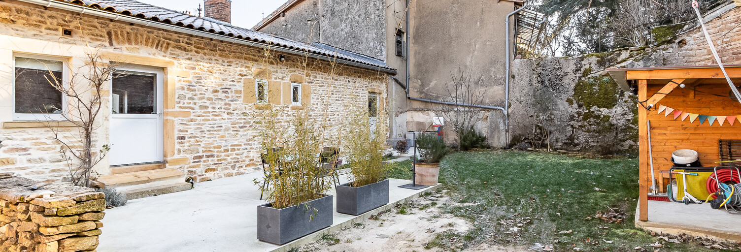 Maison 5 Pièces 137 m² à vendre à Ville-sur-Jarnioux (69640)