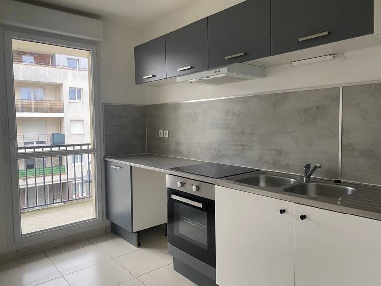 A VENDRE - Appartement 3 pièces Chartres-Lucé — photo 1