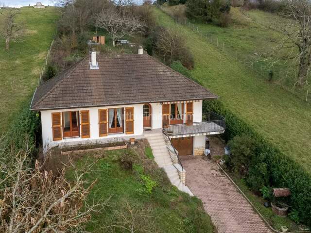 Maison 3 chambres sur sous sol complet — photo du bien