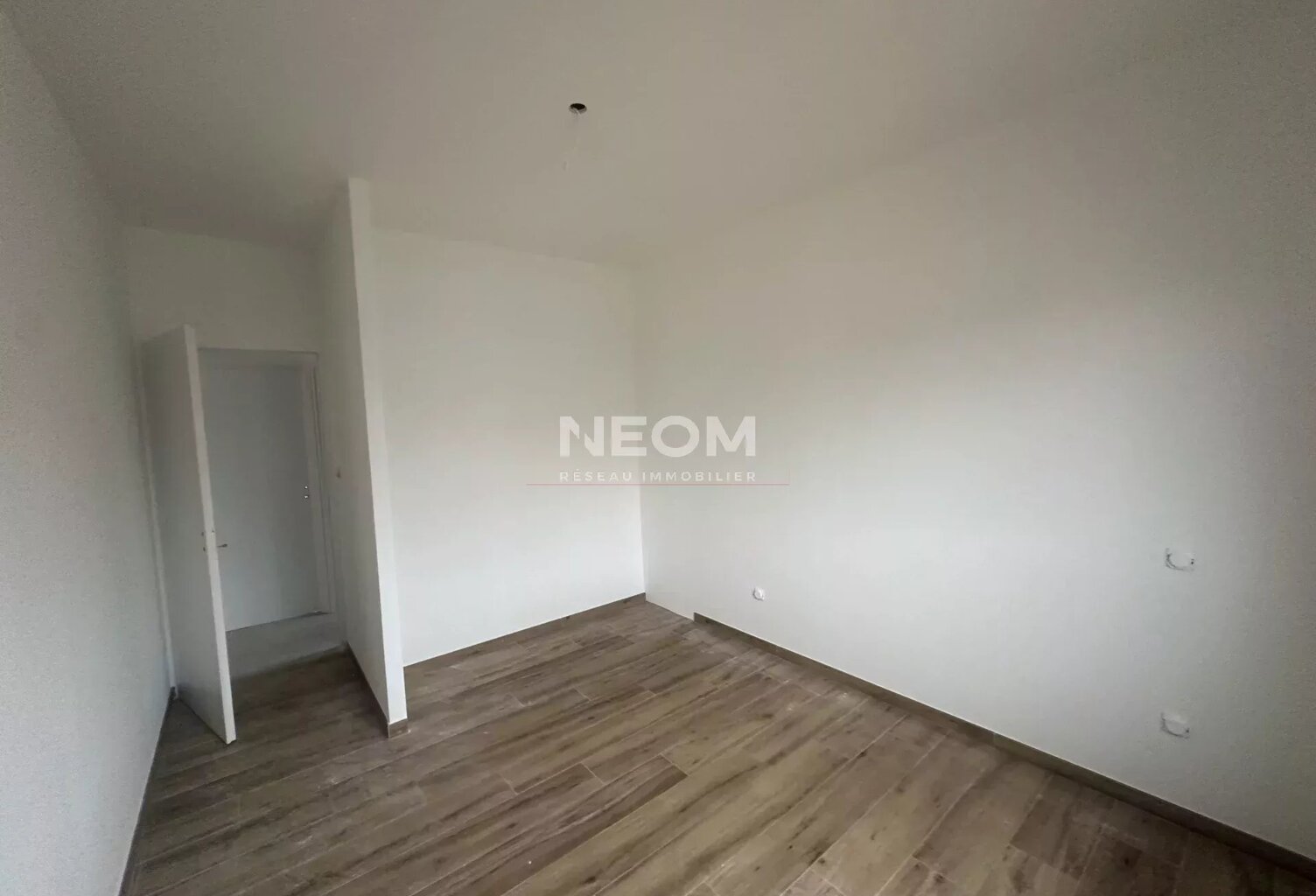 VILLA PLAIN PIED RT2012, 105 M² AVEC PISCINE ET GARAGE — photo 1