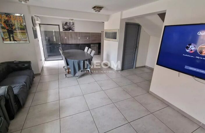 Maison R+1, 5 pièces, terrain piscinable 3 faces avec garage — photo 4