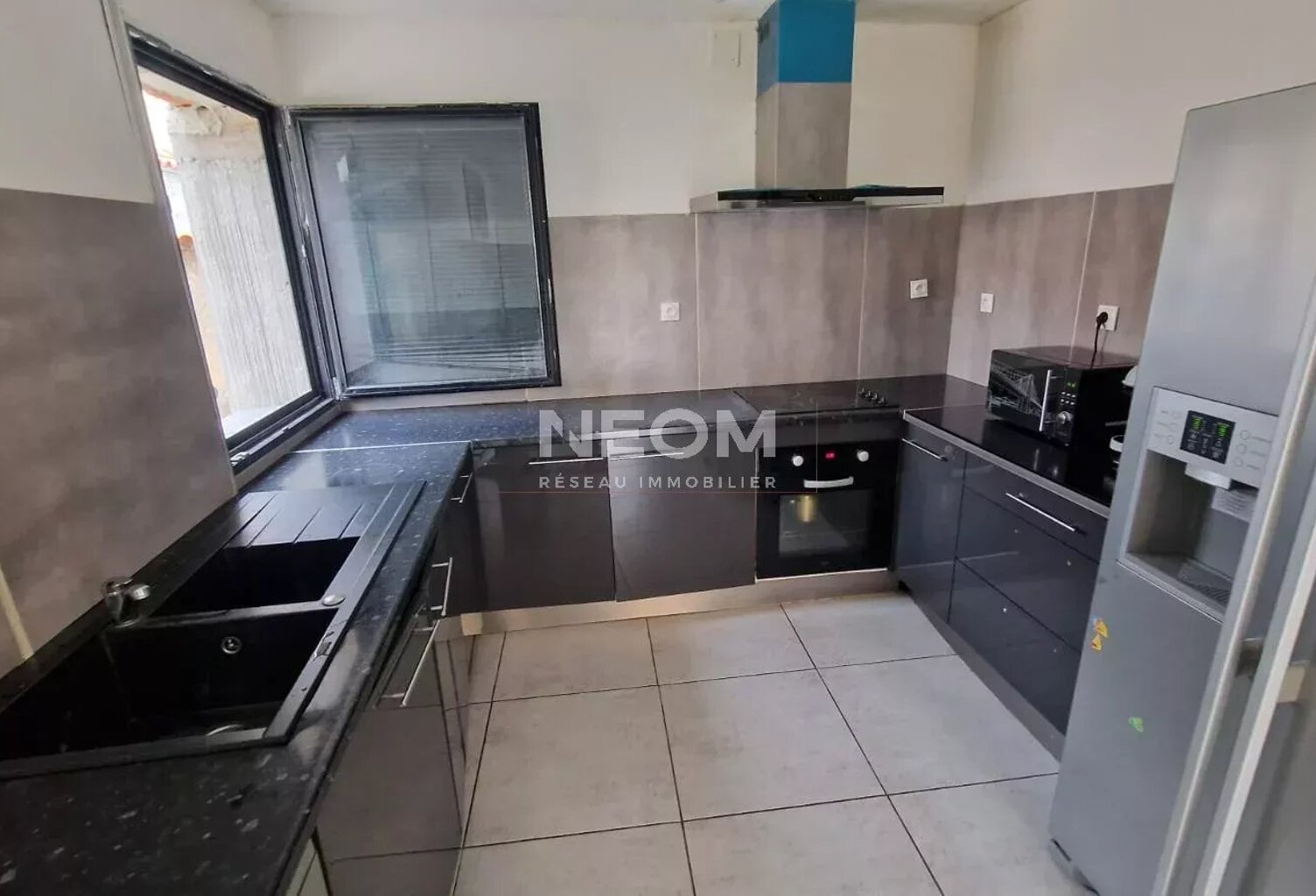 Maison R+1, 5 pièces, terrain piscinable 3 faces avec garage — photo 1