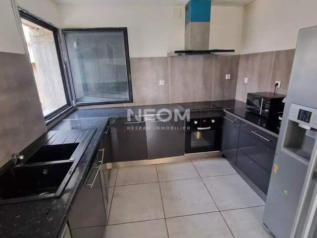 Maison R+1, 5 pièces, terrain piscinable 3 faces avec garage — photo du bien