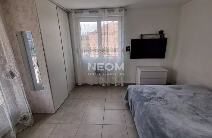 Maison R+1, 5 pièces, terrain piscinable 3 faces avec garage — photo 2