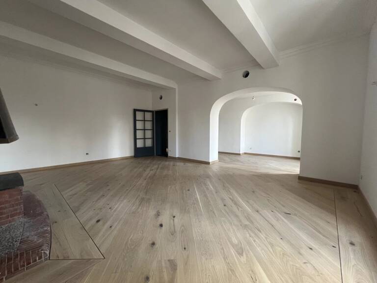 Nîmes, centre ville quartier Carnot, appartement 1er étage, 168m², terrasse 40m², 3chs+brx — photo 1