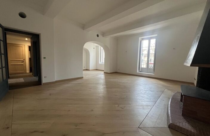 Nîmes, centre ville quartier Carnot, appartement 1er étage, 168m², terrasse 40m², 3chs+brx — photo 2