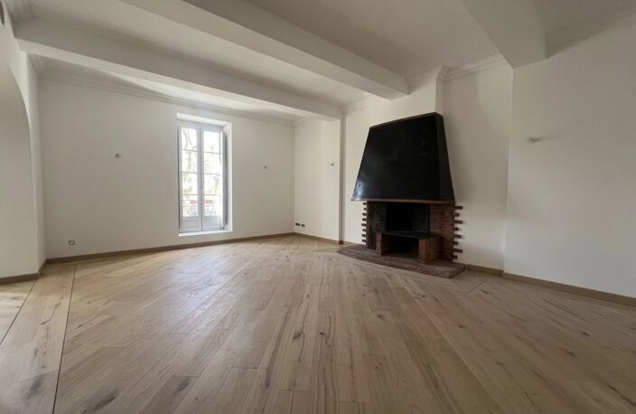 Nîmes, centre ville quartier Carnot, appartement 1er étage, 168m², terrasse 40m², 3chs+brx — photo 5