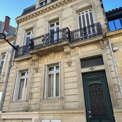 Maison 8 pièces 250 m²