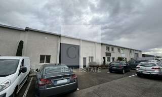 Commerce  583 m² à louer à Décines-Charpieu (69150)