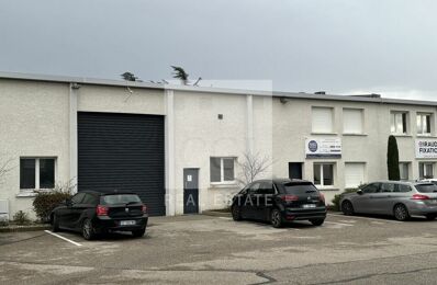 commerce  pièces 540 m2 à louer à Décines-Charpieu (69150)