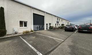 Commerce  1449 m² à louer à Décines-Charpieu (69150)