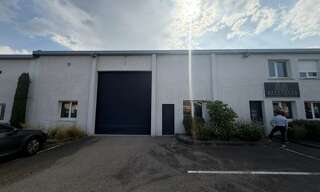 Commerce  1674 m² à louer à Décines-Charpieu (69150)